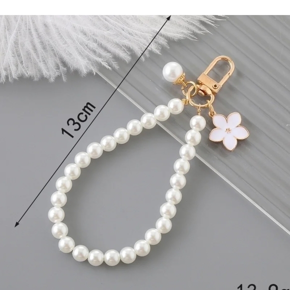 Pearl Beaded Flower Bag Charms- set of 5 - Picture 5 of 7